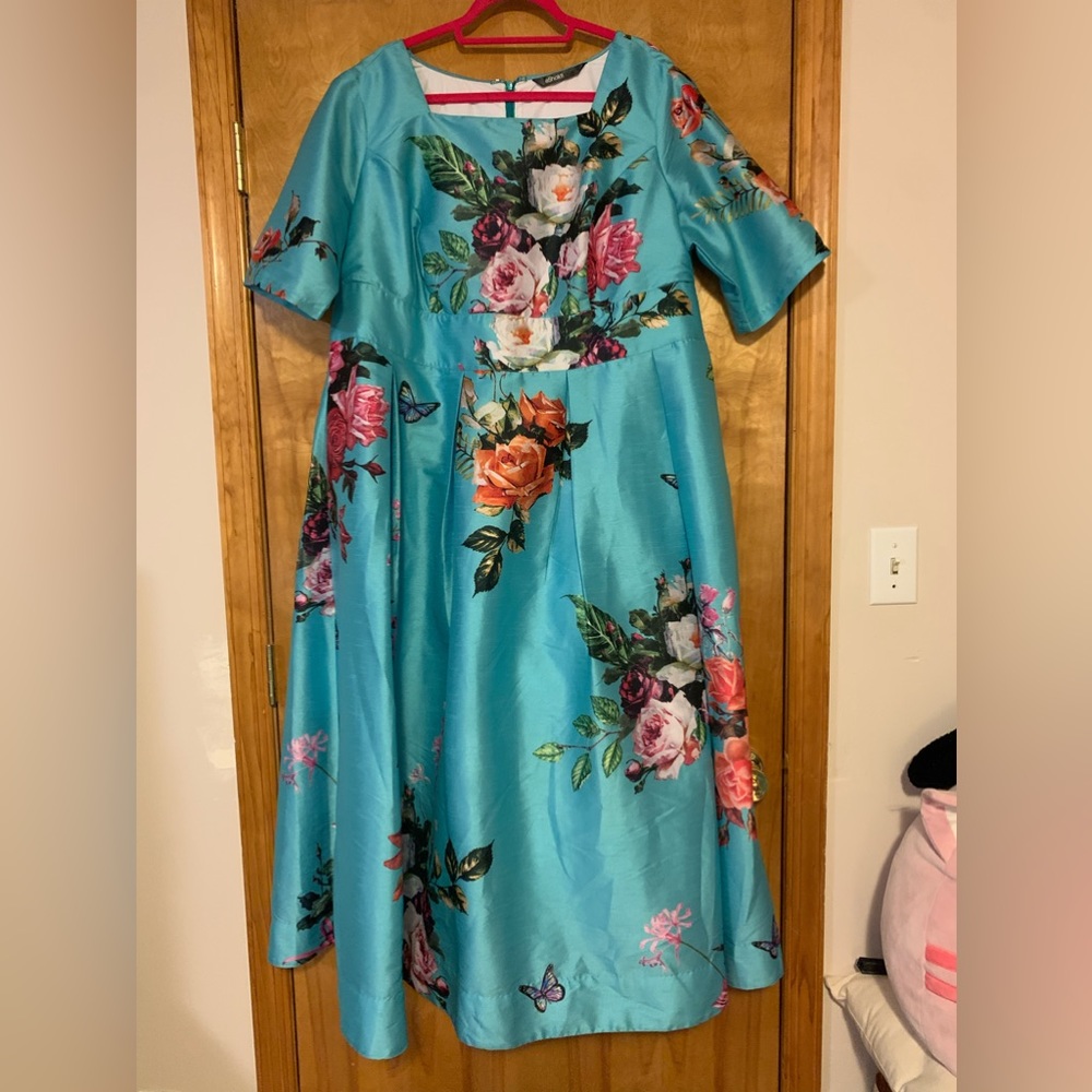 Gorgeous eshakti Floral Plus Size Dress Size 22 - 24 with Pockets!